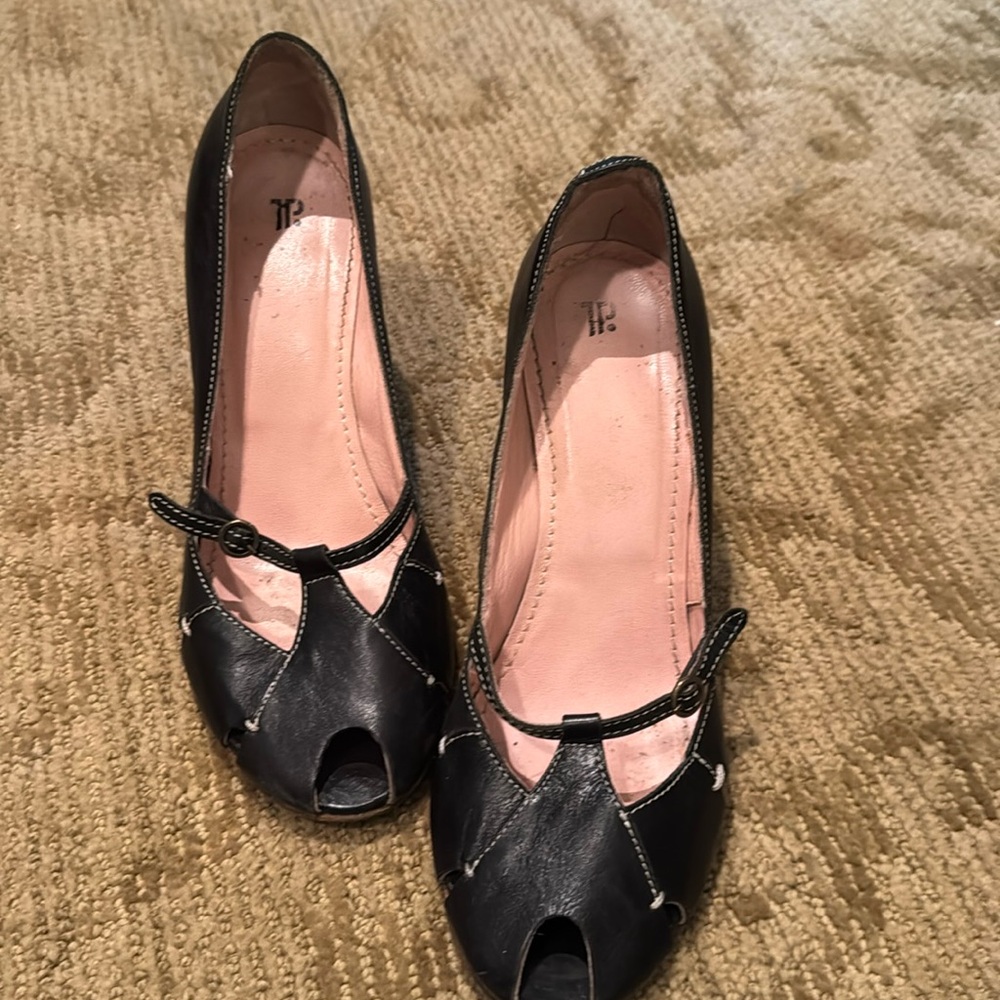 Vero Cuoio heels, size 37, made in Italyly